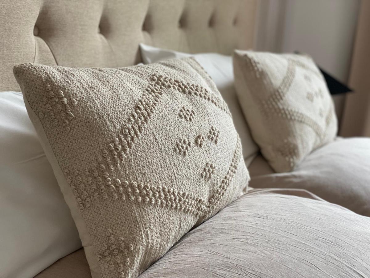 V & S Since 2023 Apartment