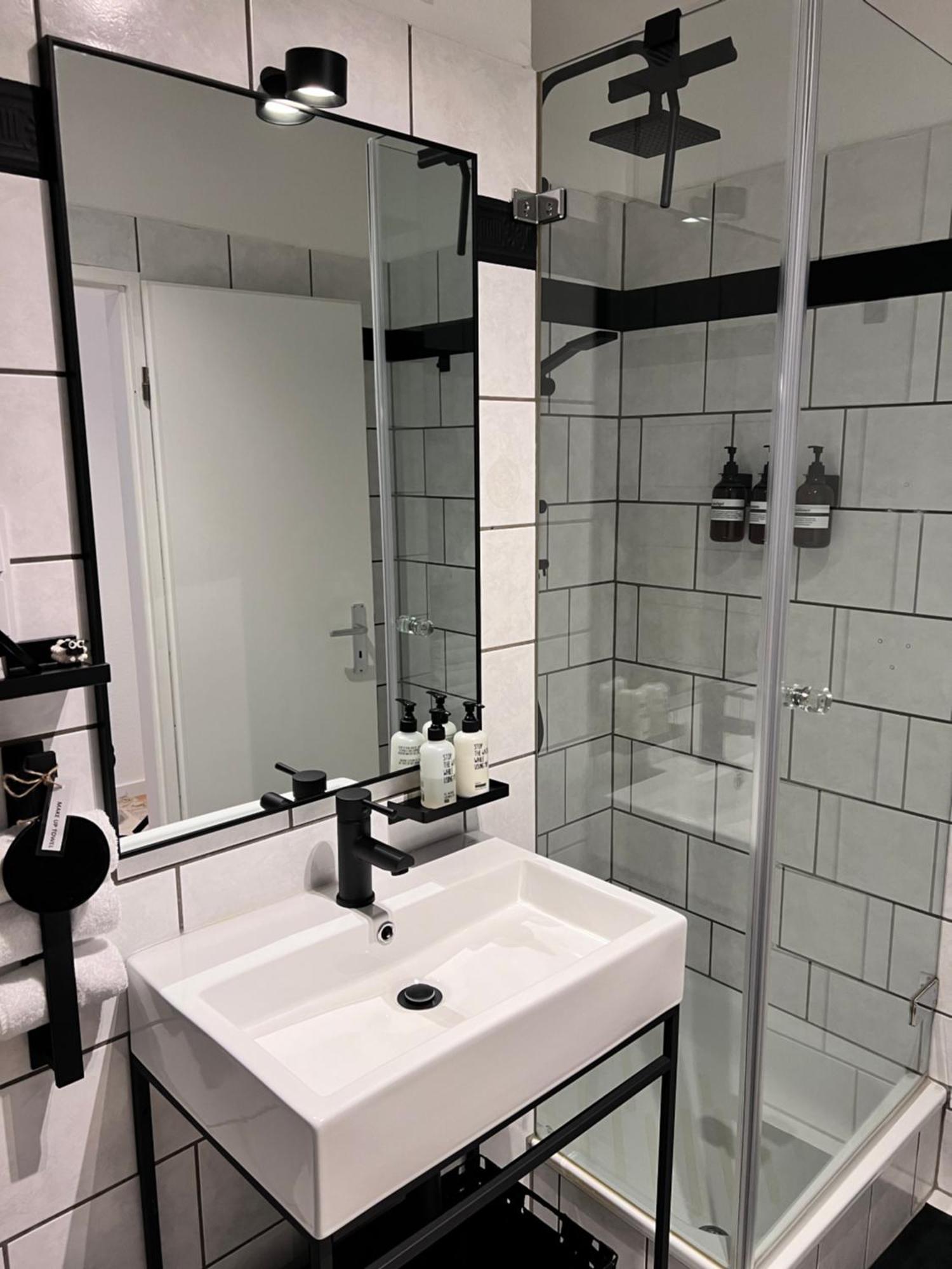 V & S Since 2023 Apartment *